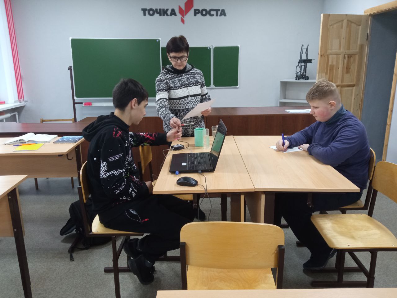 Практическая работа на уроке  физики